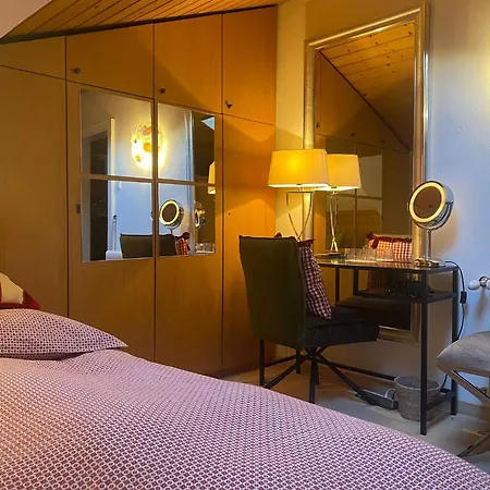 Cristina - Suedbalkon Mit Bergblick