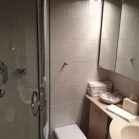 Cristina - Suedbalkon Mit Bergblick *