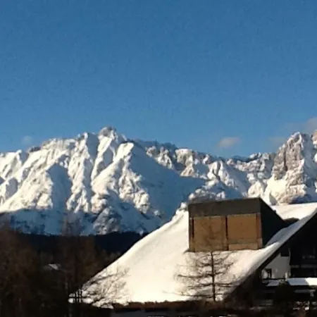 Cristina - Suedbalkon Mit Bergblick *